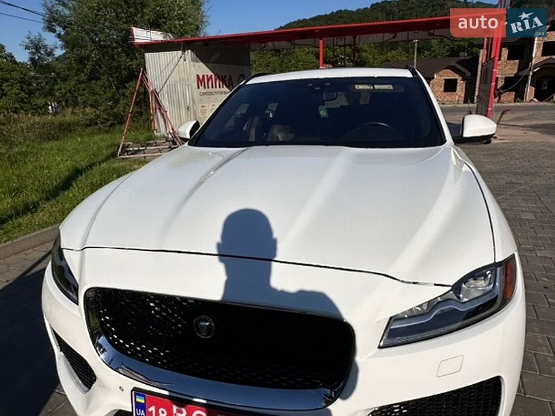 Позашляховик / Кросовер Jaguar F-Pace 2018 в Косові