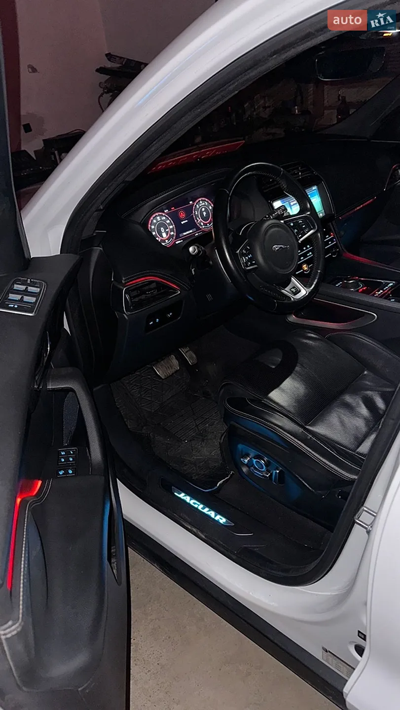 2018 Jaguar F-Pace - мініатюра 10