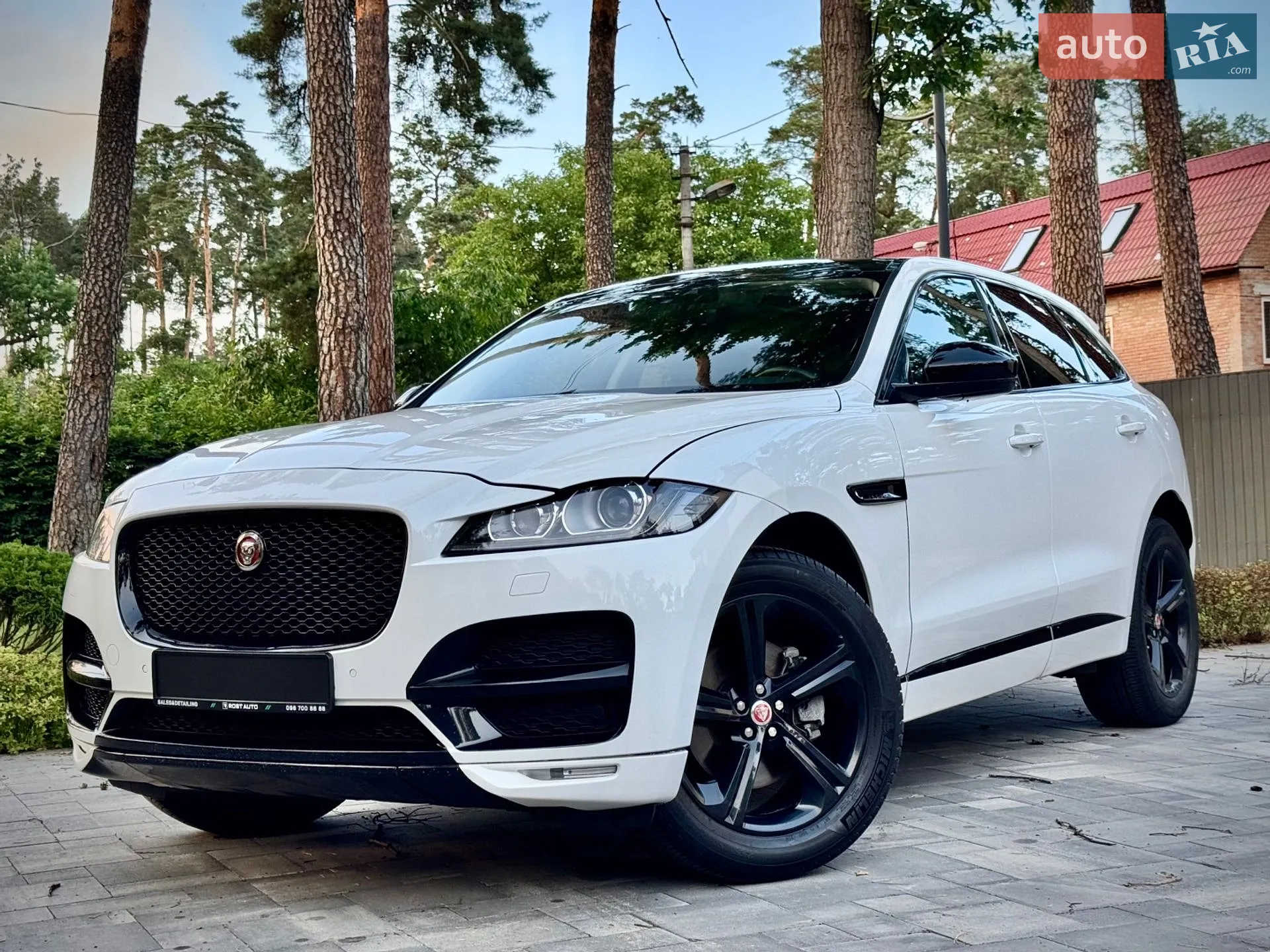2019 Jaguar F-Pace - фото 1