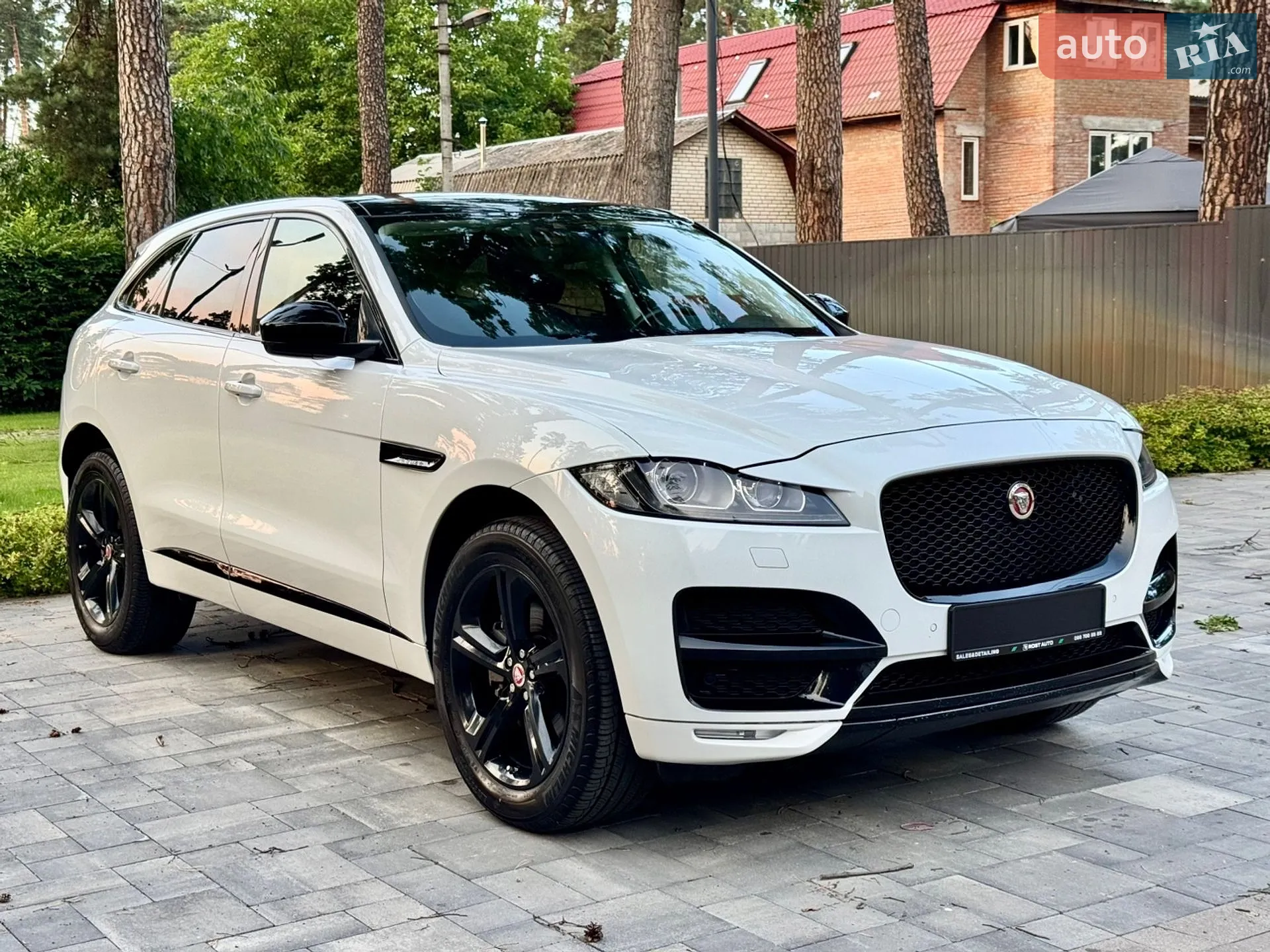 2019 Jaguar F-Pace - мініатюра 12