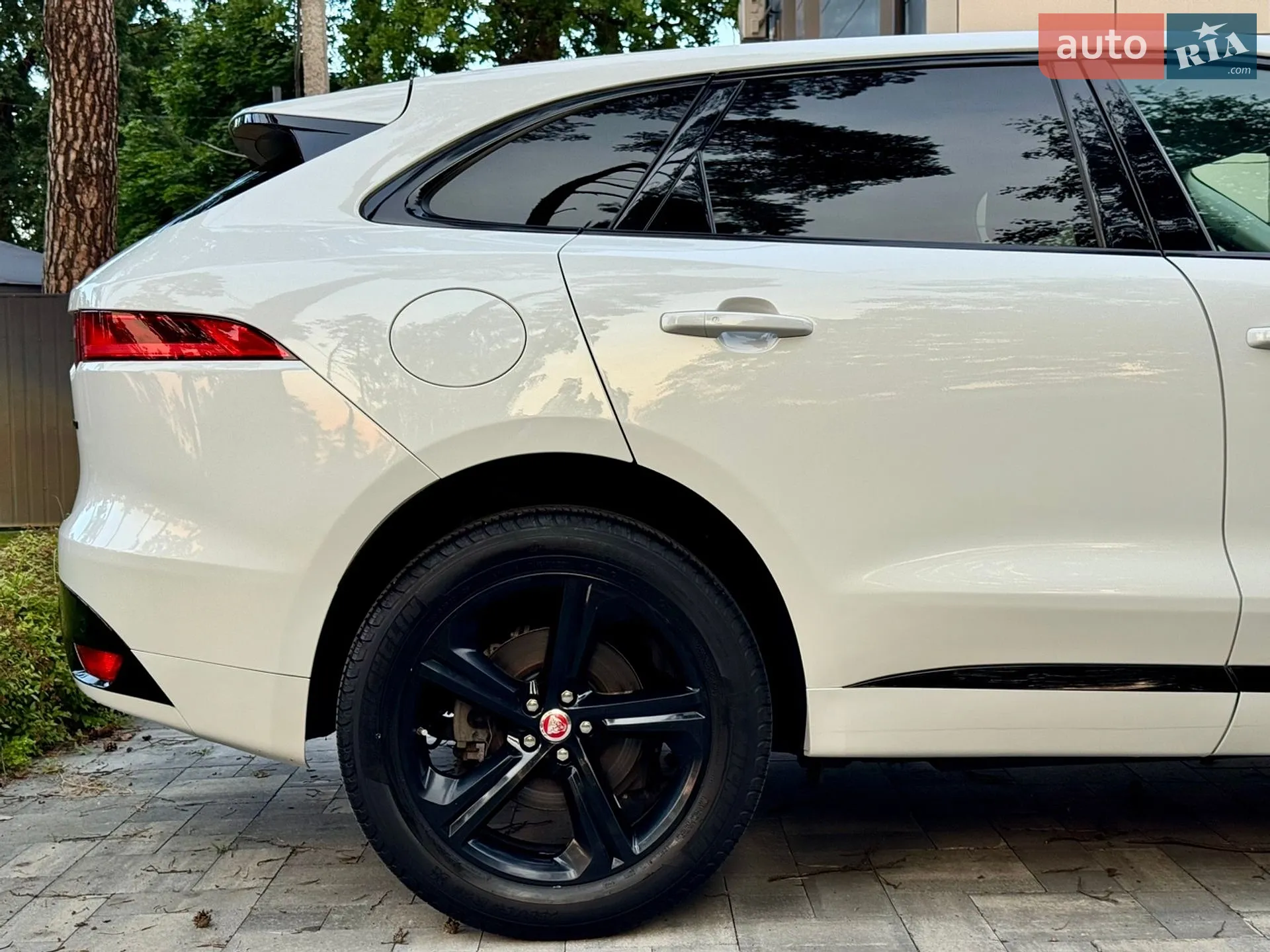 2019 Jaguar F-Pace - мініатюра 15