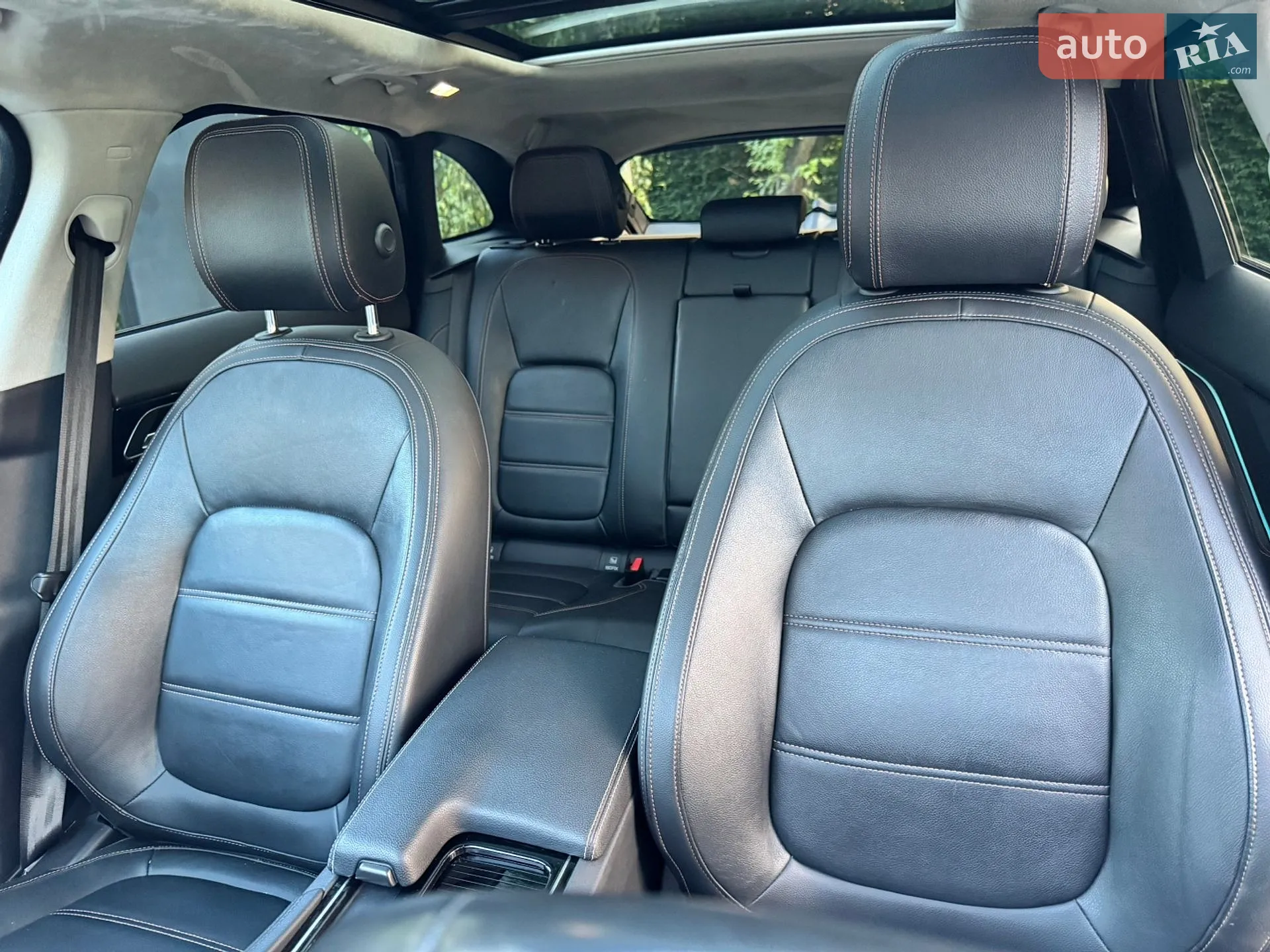 2019 Jaguar F-Pace - мініатюра 39