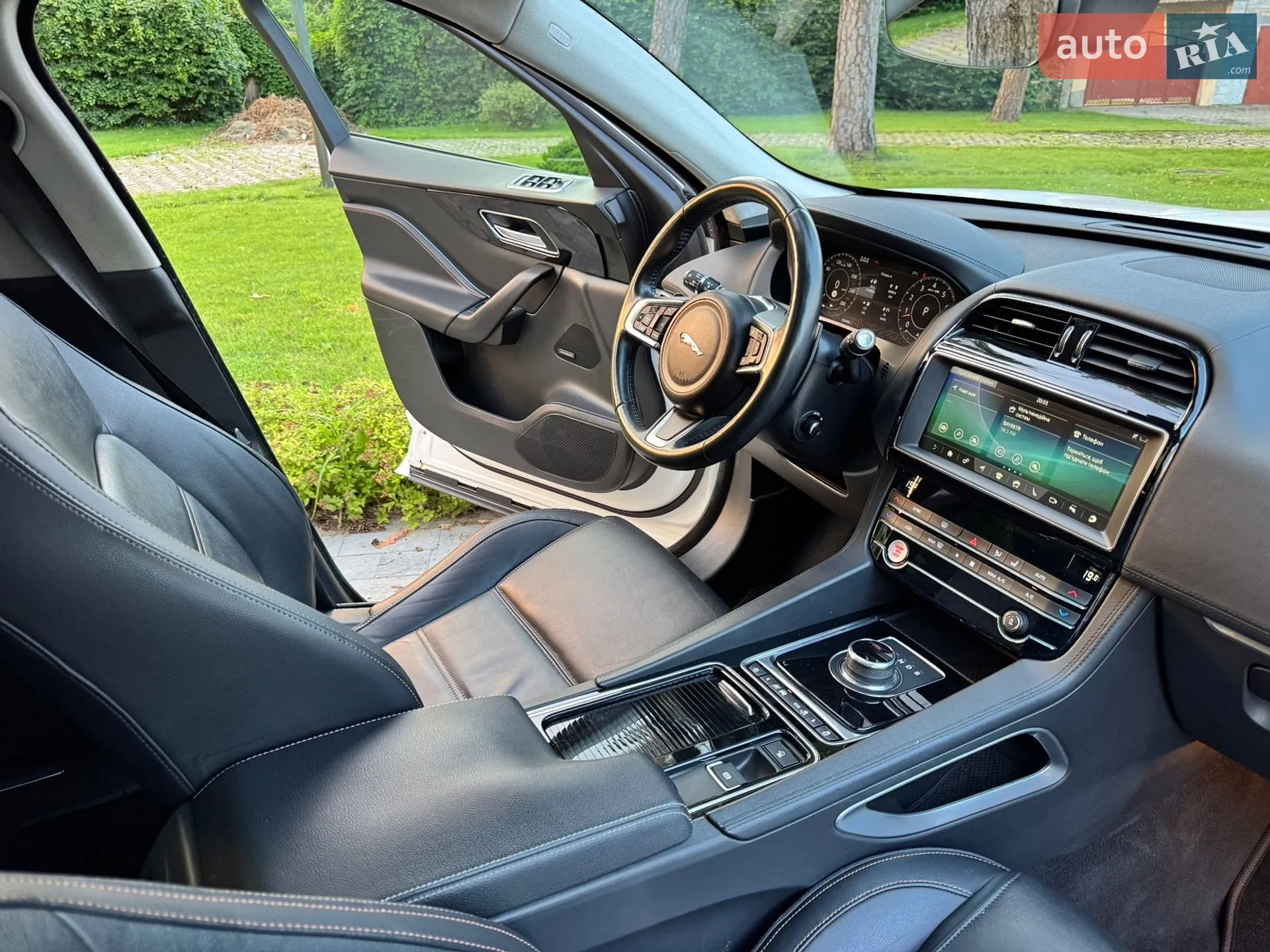2019 Jaguar F-Pace - мініатюра 41