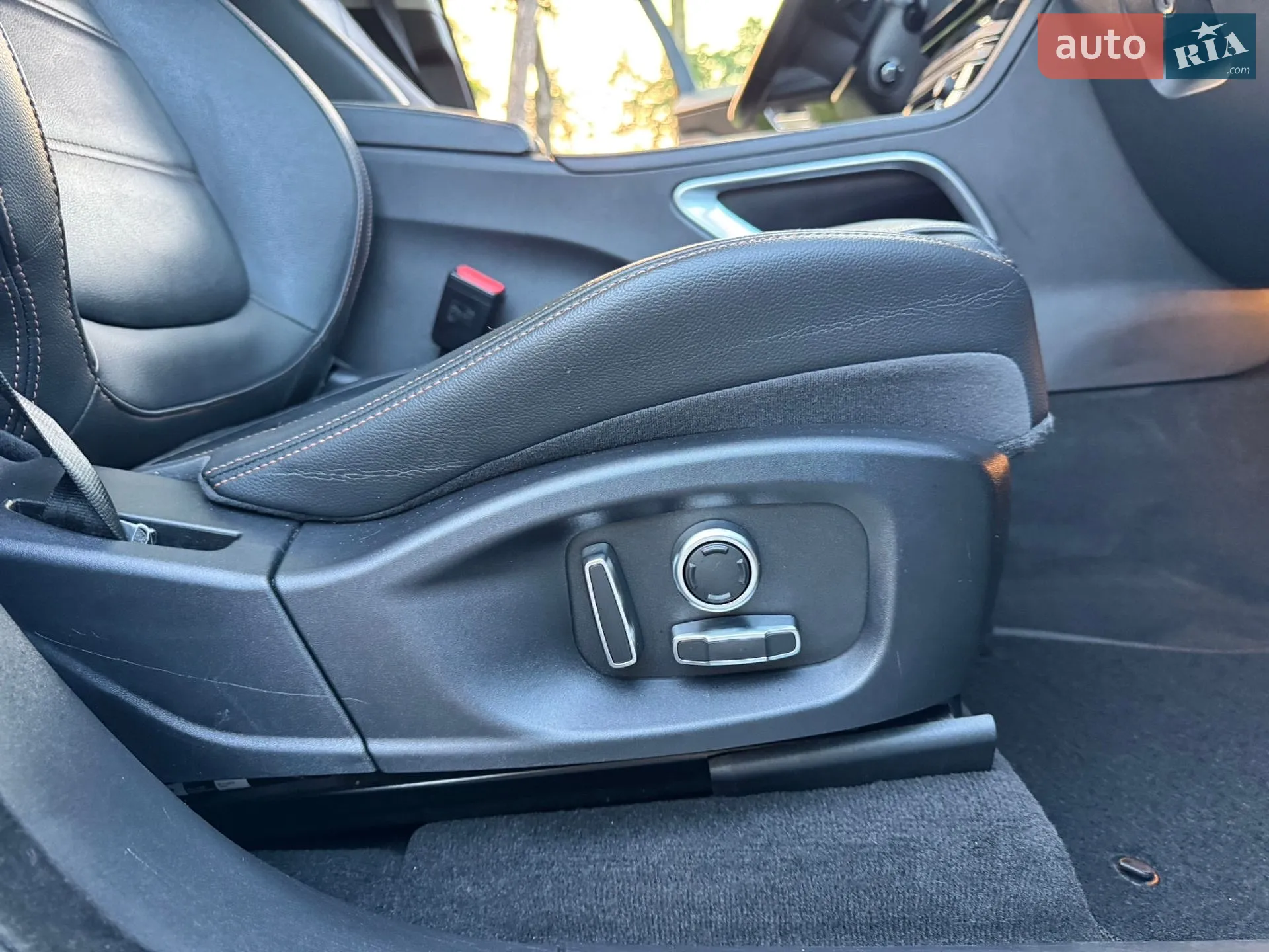 2019 Jaguar F-Pace - мініатюра 43