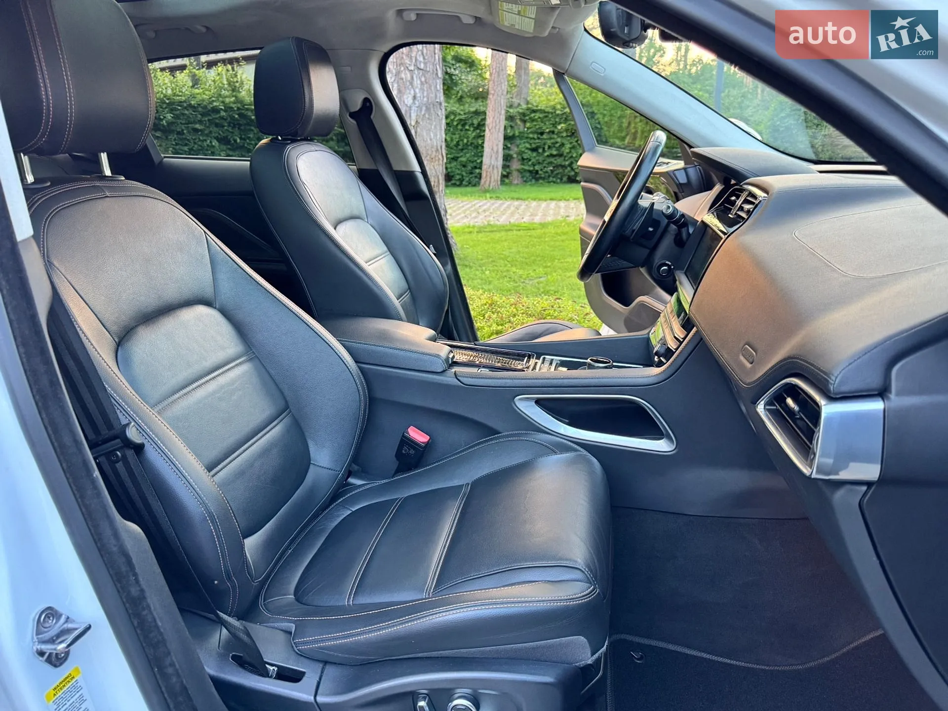 2019 Jaguar F-Pace - мініатюра 42