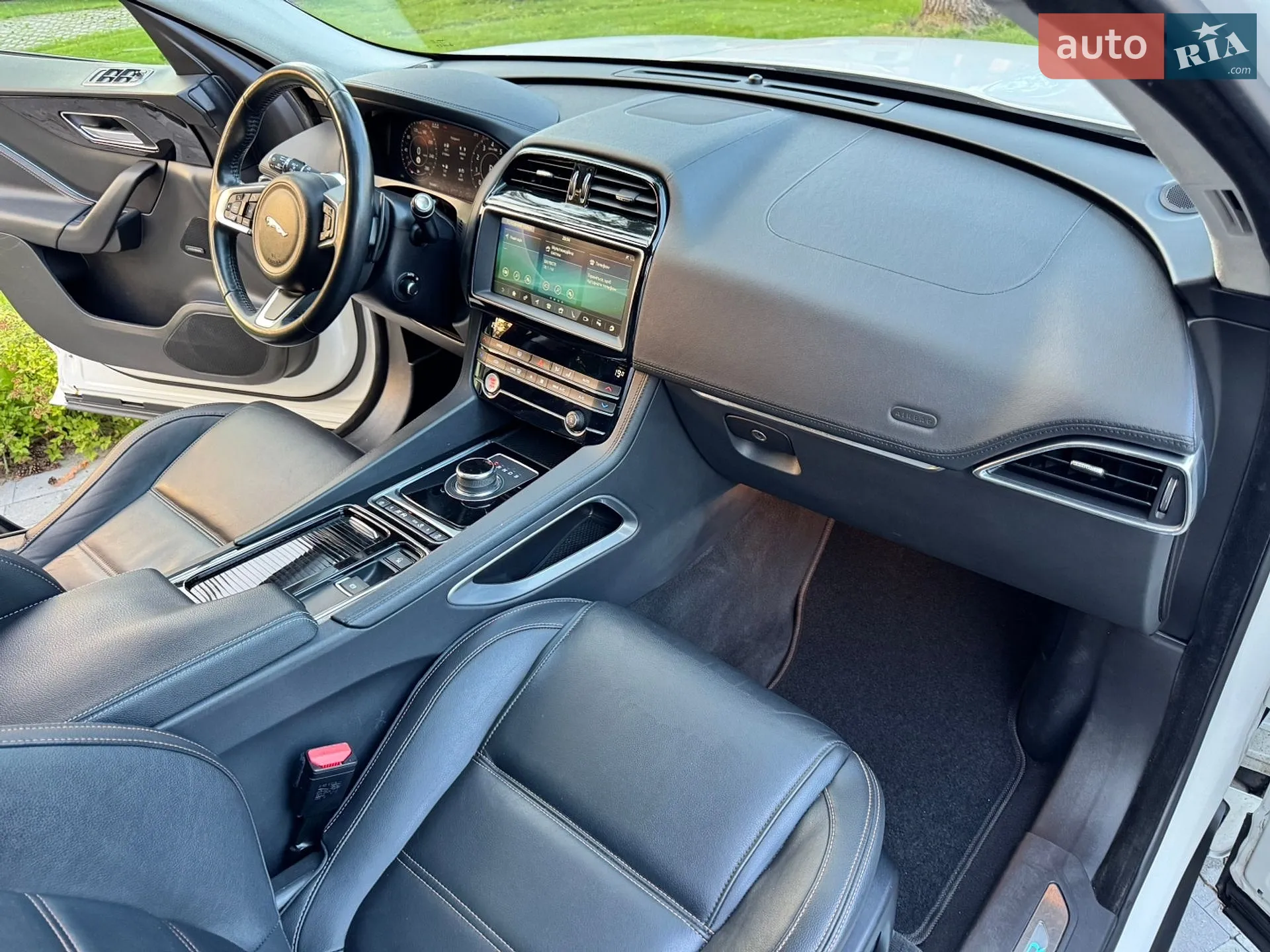 2019 Jaguar F-Pace - мініатюра 45