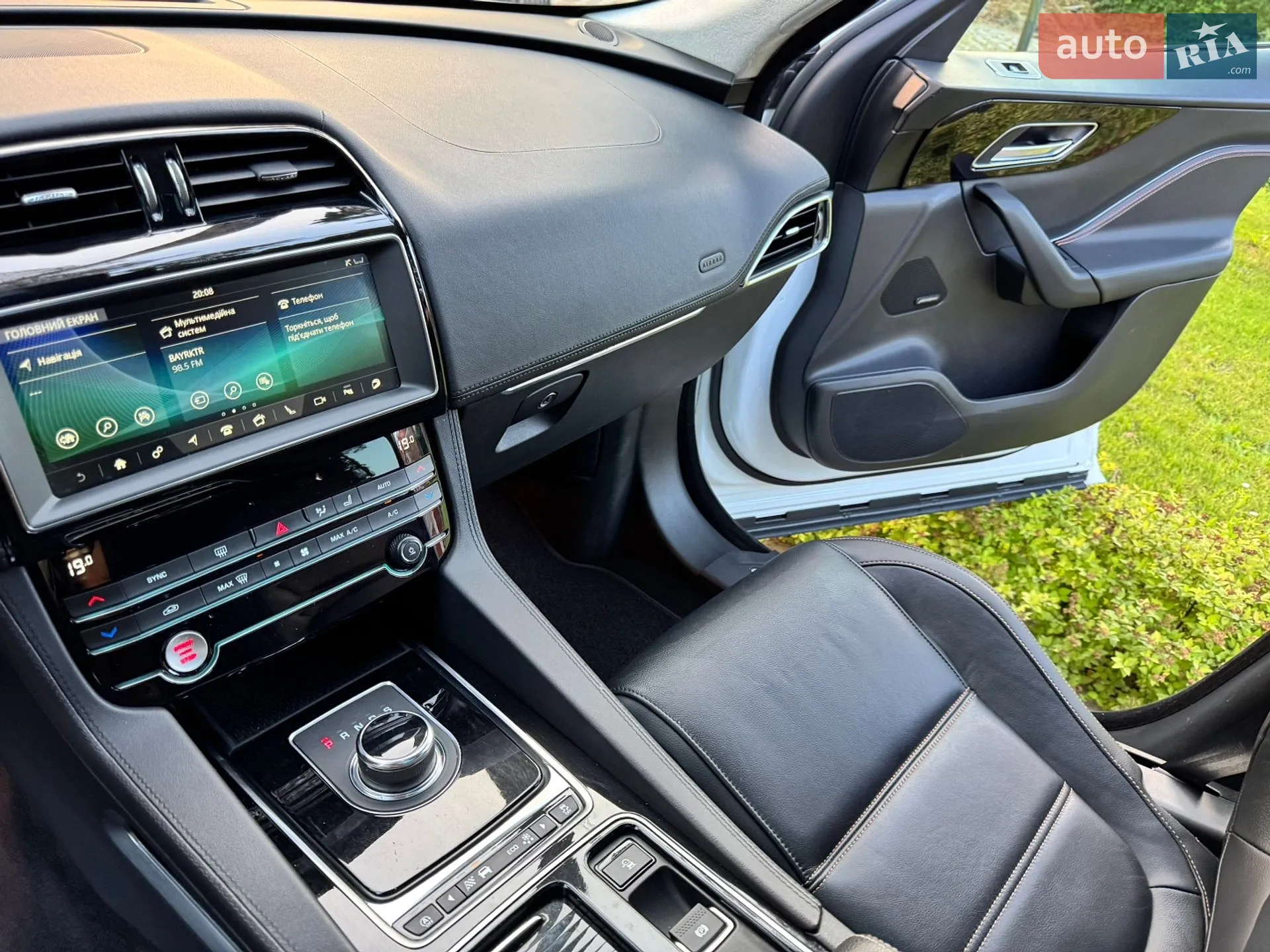2019 Jaguar F-Pace - мініатюра 59