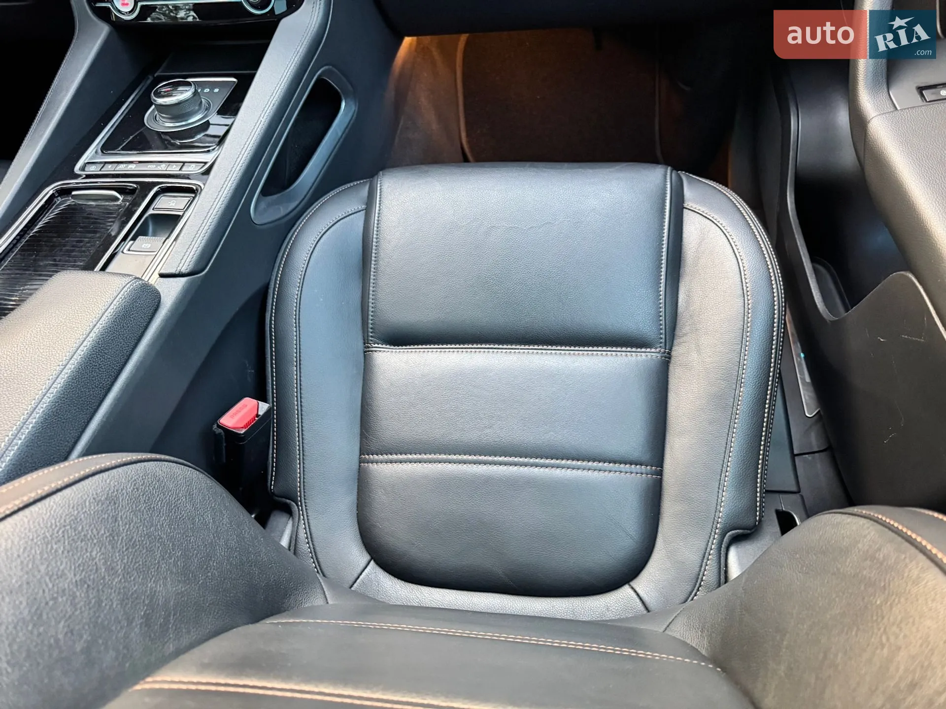 2019 Jaguar F-Pace - мініатюра 63
