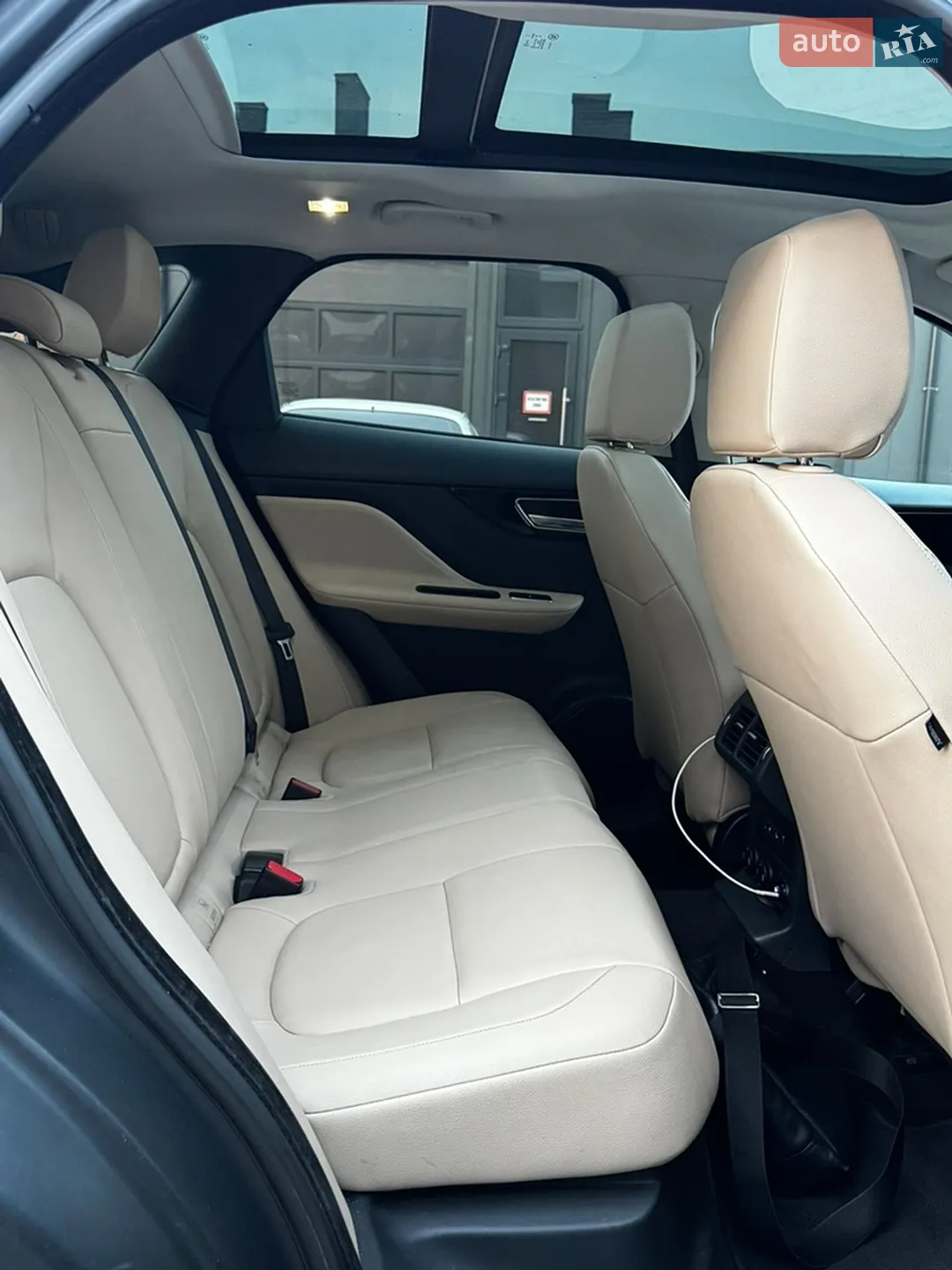 2018 Jaguar F-Pace - мініатюра 29