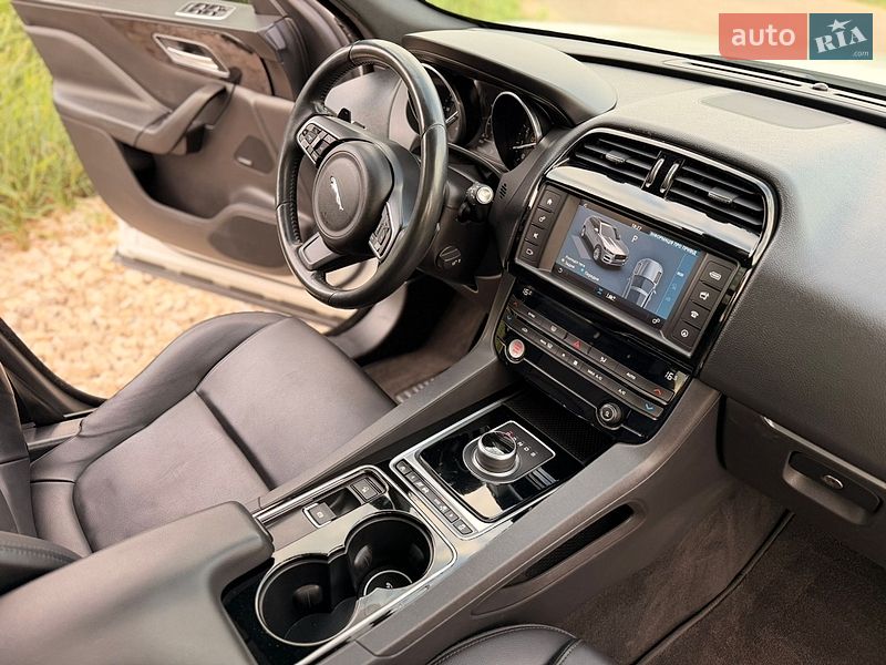 Позашляховик / Кросовер Jaguar F-Pace 2017 в Тернополі