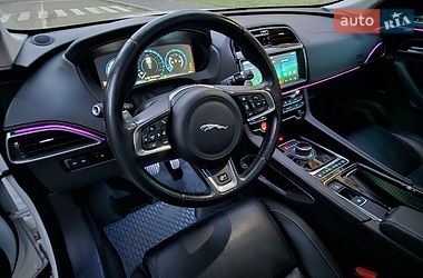 Внедорожник / Кроссовер Jaguar F-Pace 2017 в Киеве