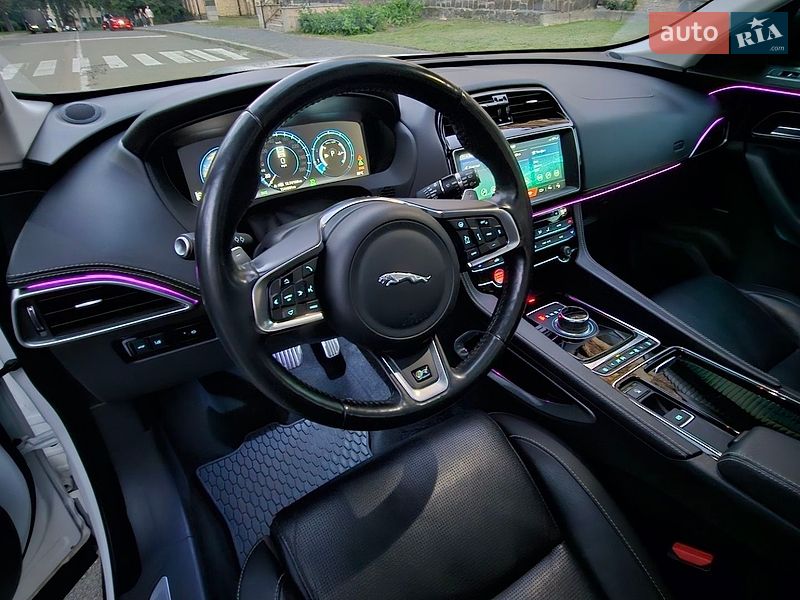 Внедорожник / Кроссовер Jaguar F-Pace 2017 в Киеве