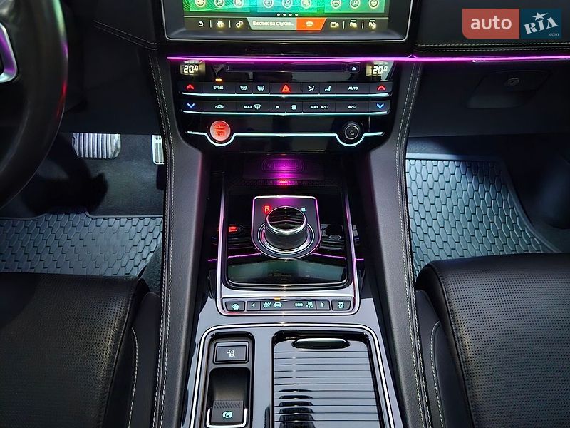 Внедорожник / Кроссовер Jaguar F-Pace 2017 в Киеве