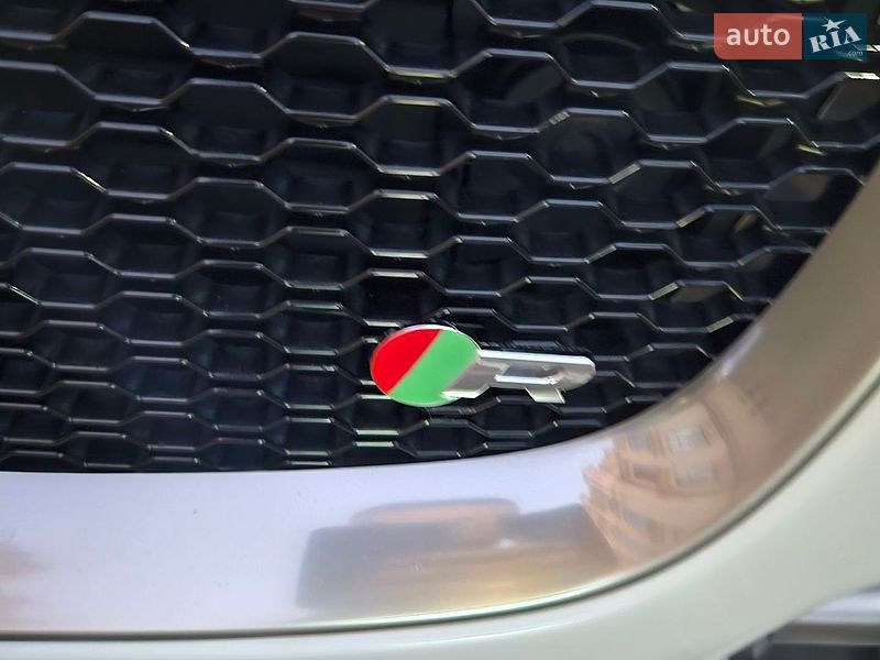 Внедорожник / Кроссовер Jaguar F-Pace 2017 в Киеве