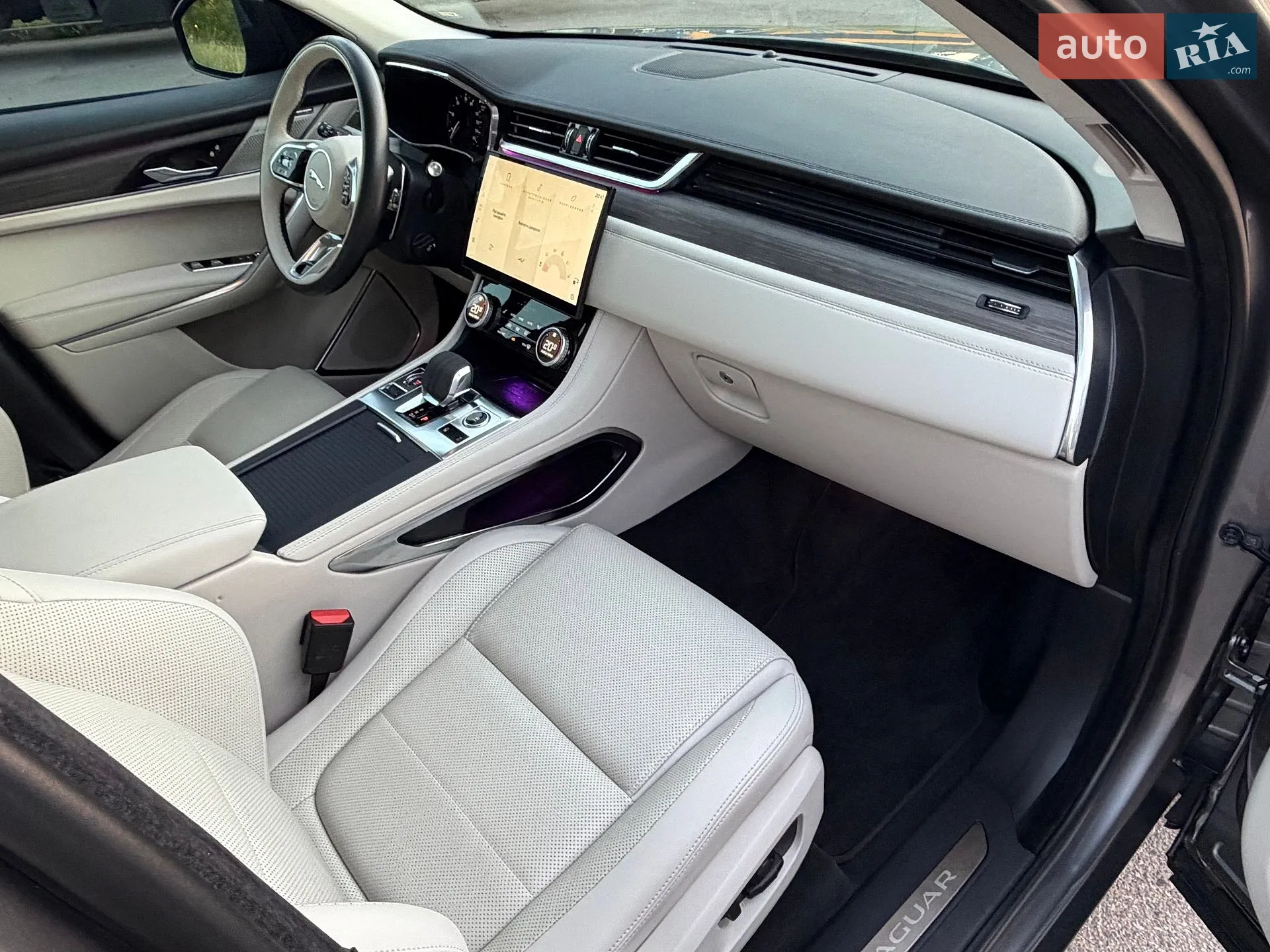 2022 Jaguar F-Pace - мініатюра 20