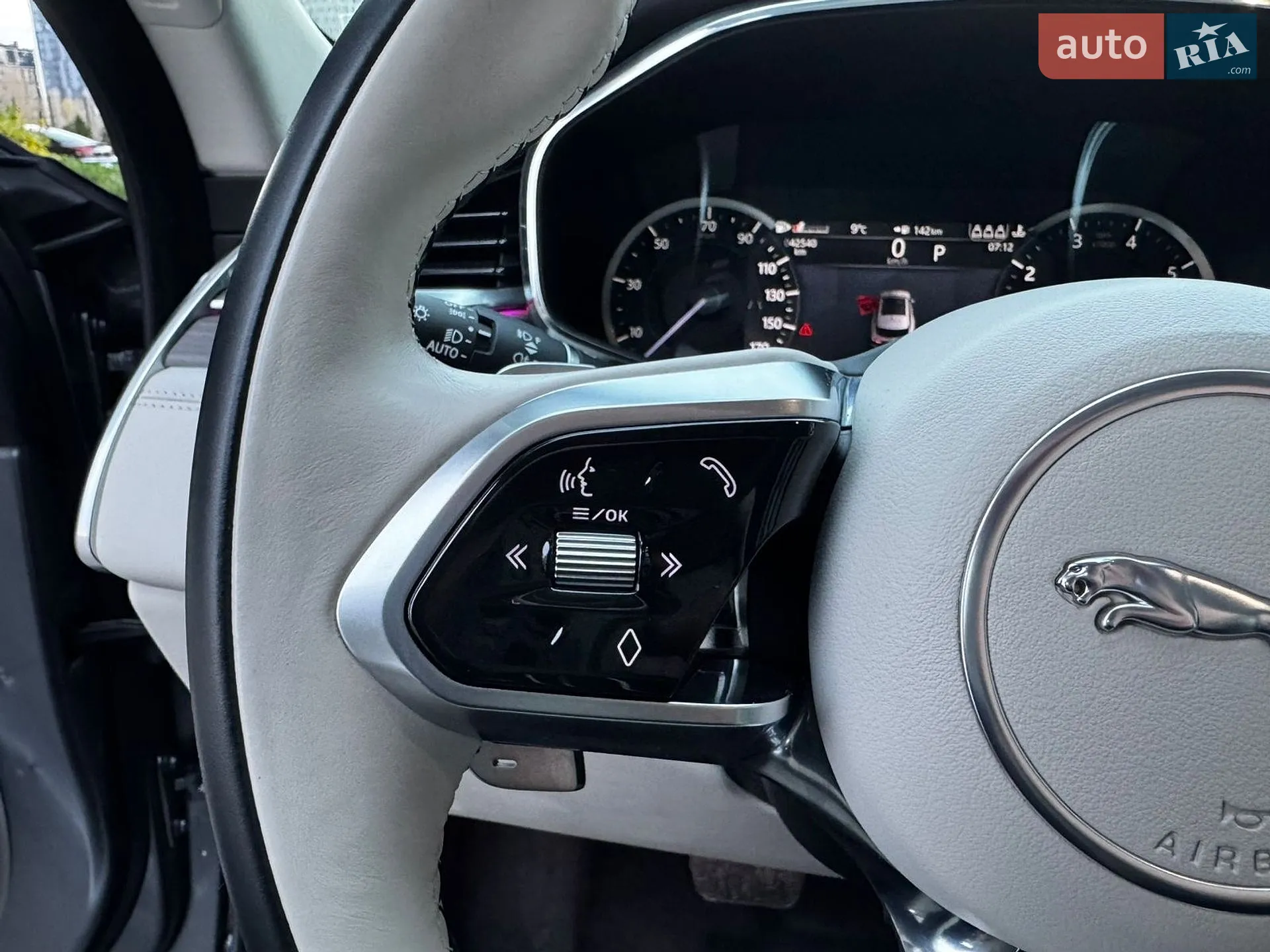 2022 Jaguar F-Pace - мініатюра 8