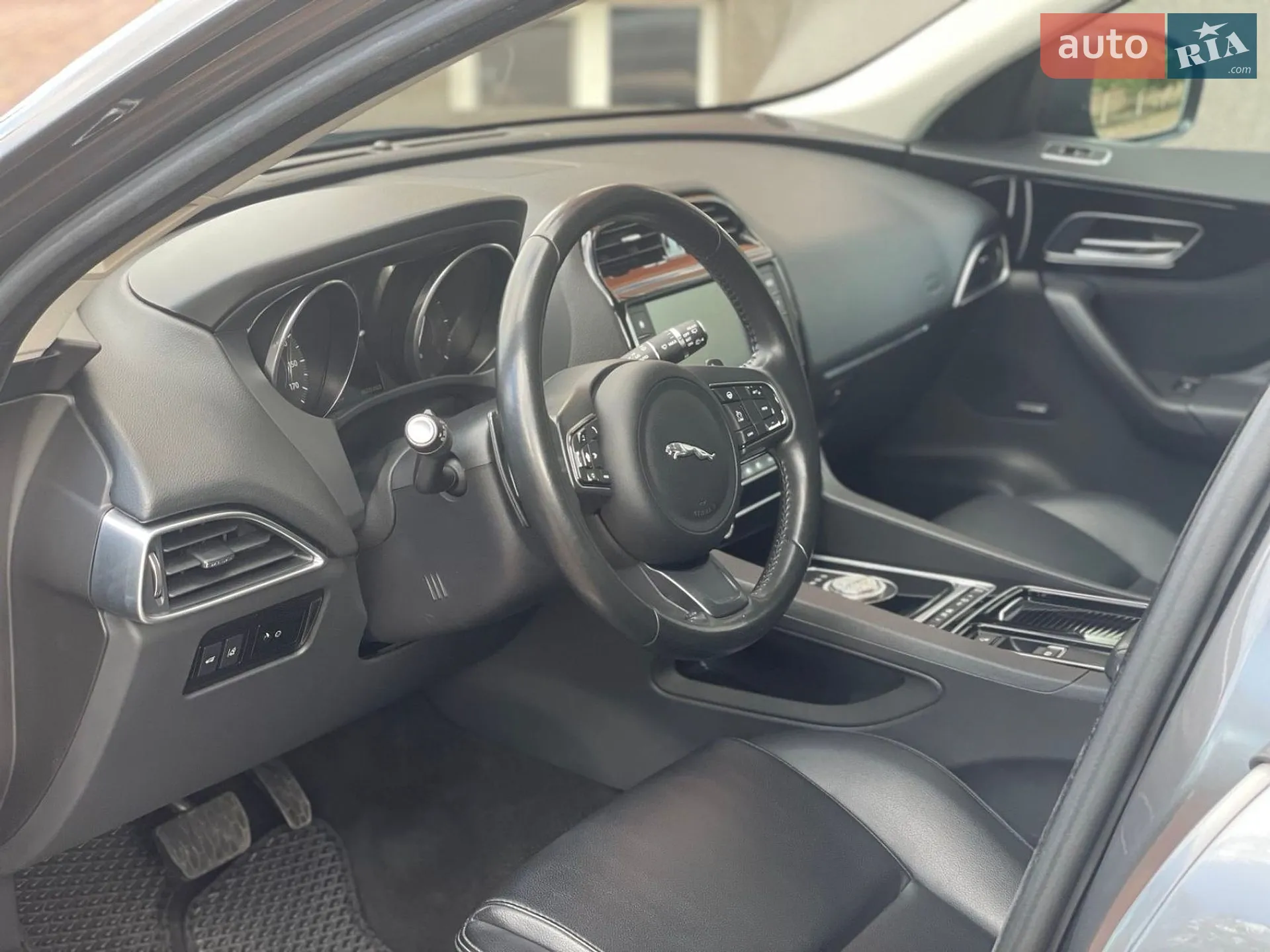2017 Jaguar F-Pace - мініатюра 8