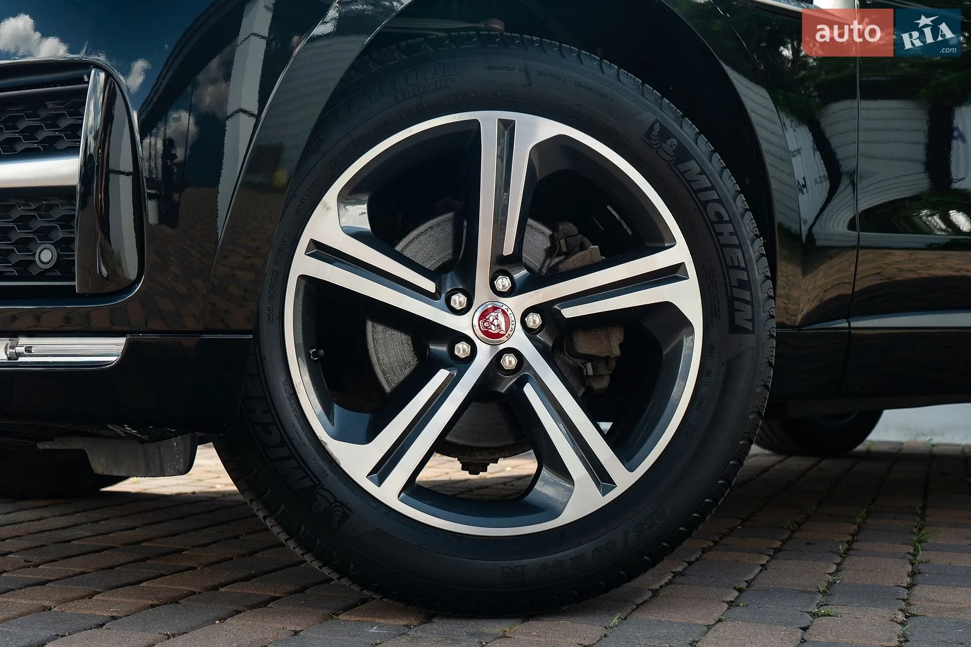 2019 Jaguar F-Pace - мініатюра 12