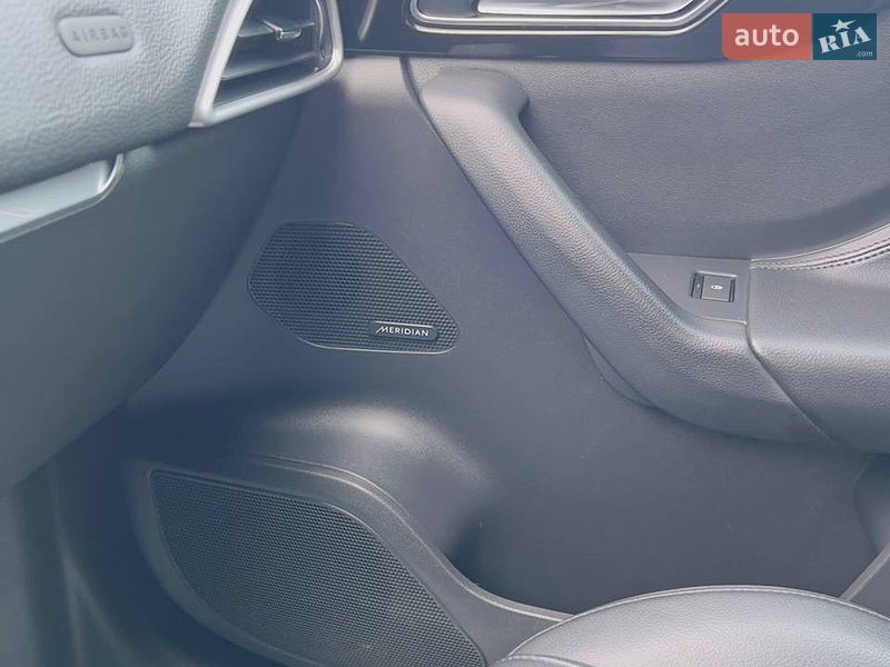 Внедорожник / Кроссовер Jaguar F-Pace 2016 в Ивано-Франковске фото 15 Внедорожник / Кроссовер Jaguar F-Pace 2016 в Ивано-Франковске