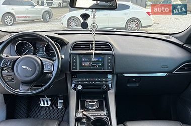 Внедорожник / Кроссовер Jaguar F-Pace 2016 в Ивано-Франковске фото 34 Внедорожник / Кроссовер Jaguar F-Pace 2016 в Ивано-Франковске
