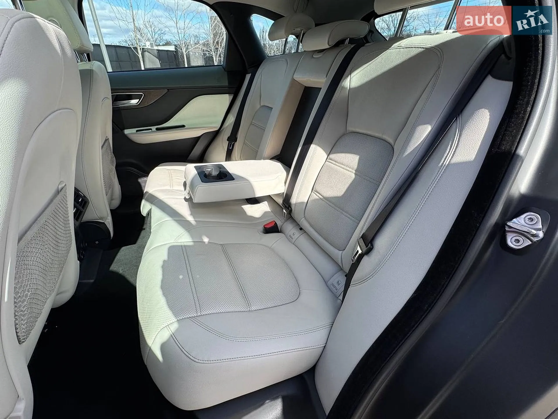 2016 Jaguar F-Pace - мініатюра 13
