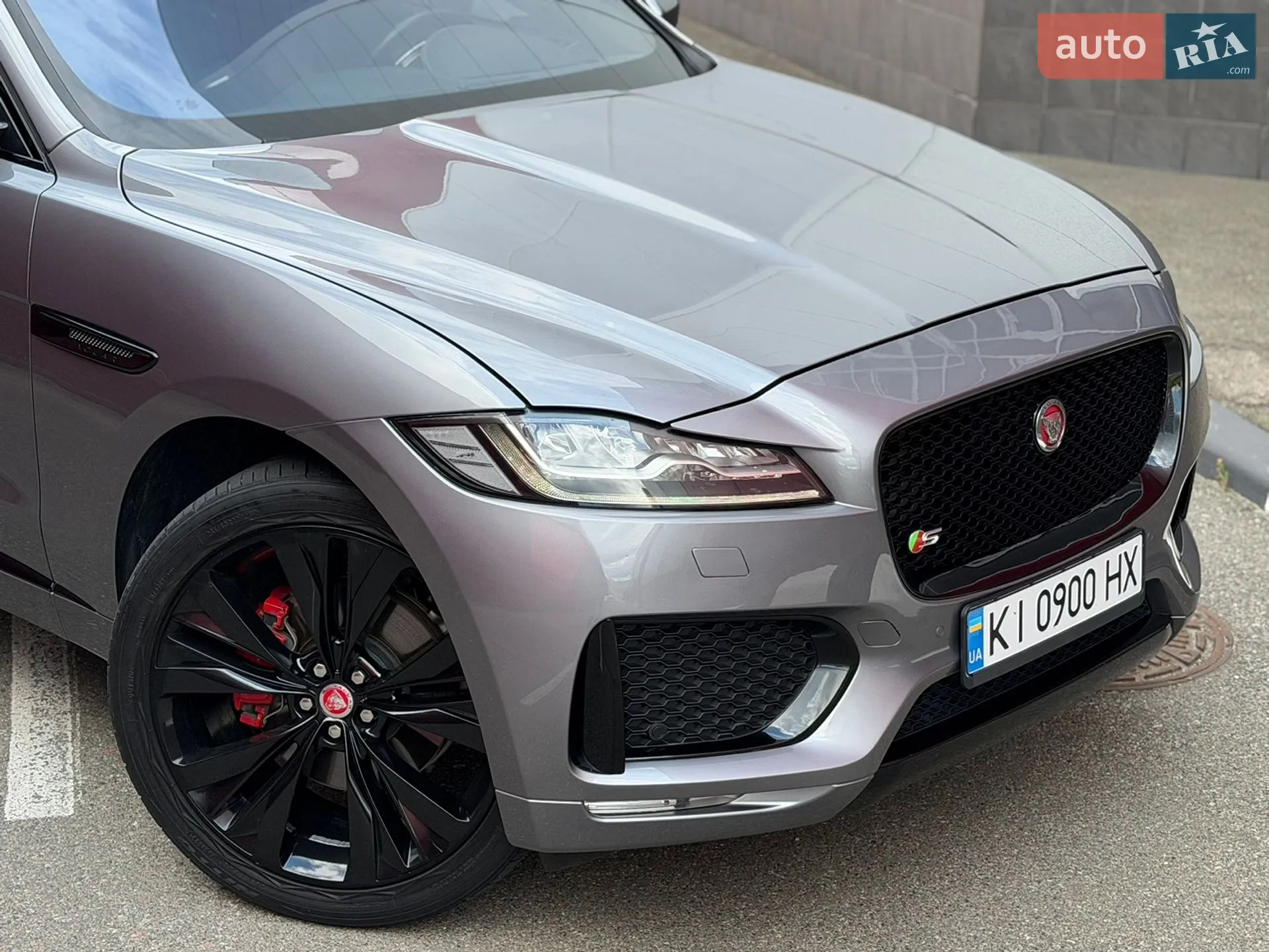 2019 Jaguar F-Pace - мініатюра 2