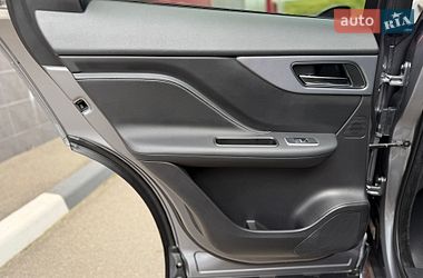 Внедорожник / Кроссовер Jaguar F-Pace 2019 в Киеве