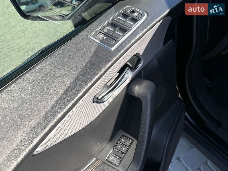 Позашляховик / Кросовер Jaguar F-Pace 2016 в Білій Церкві фото 5 Позашляховик / Кросовер Jaguar F-Pace 2016 в Білій Церкві