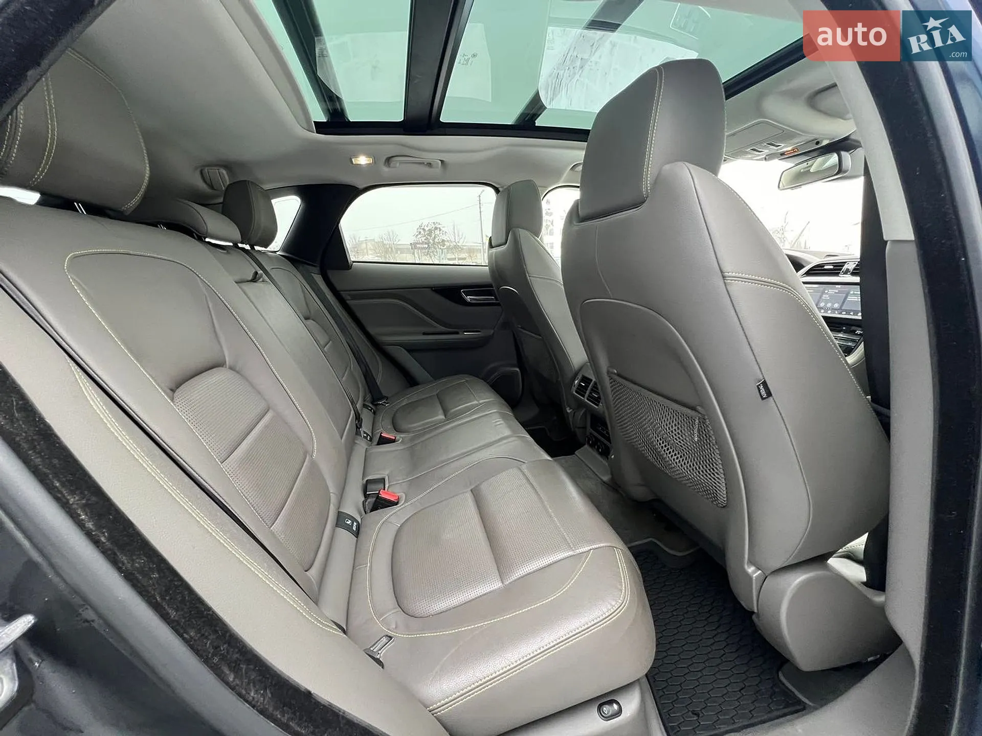 2017 Jaguar F-Pace - мініатюра 17