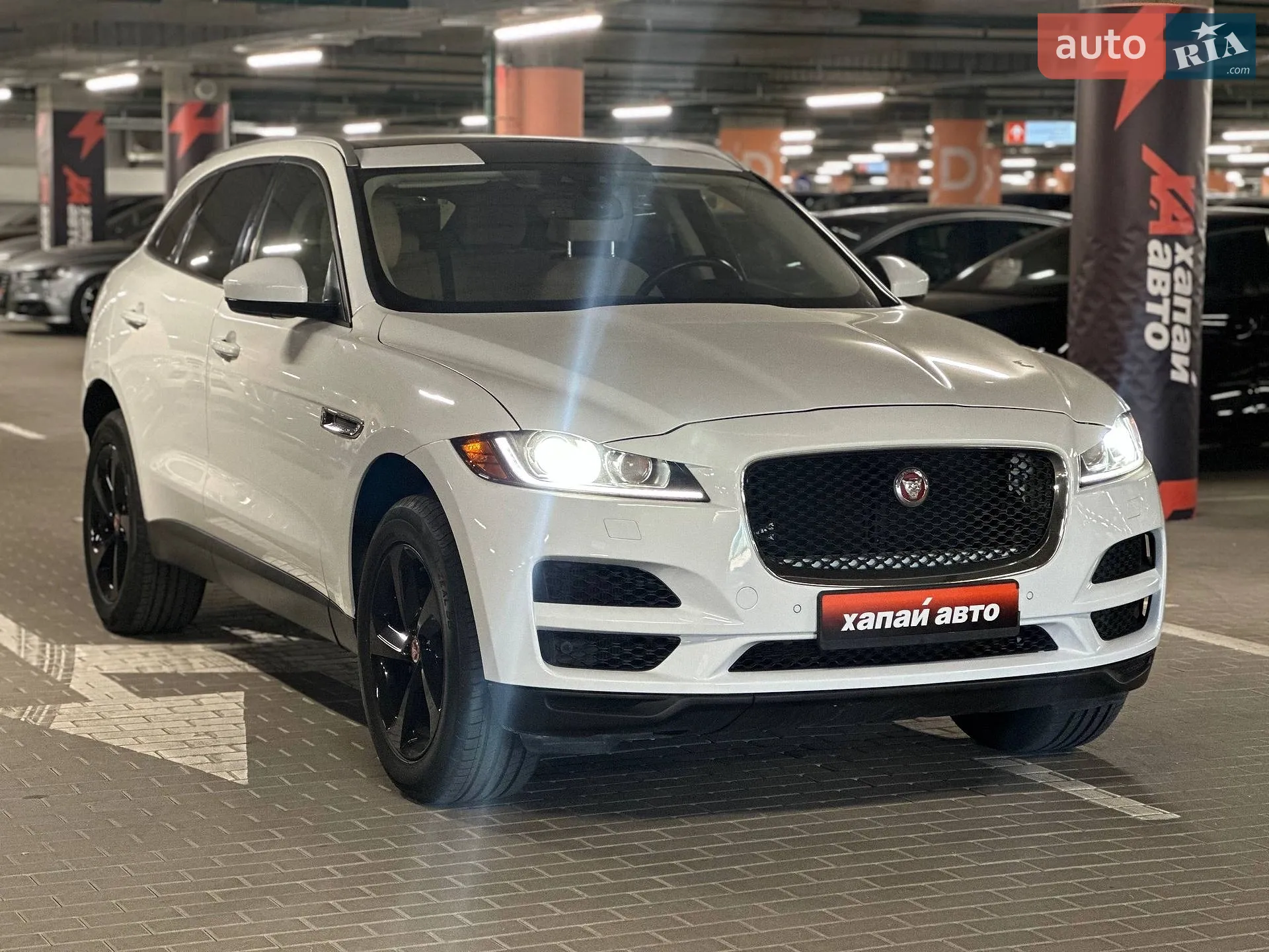 2017 Jaguar F-Pace - мініатюра 3