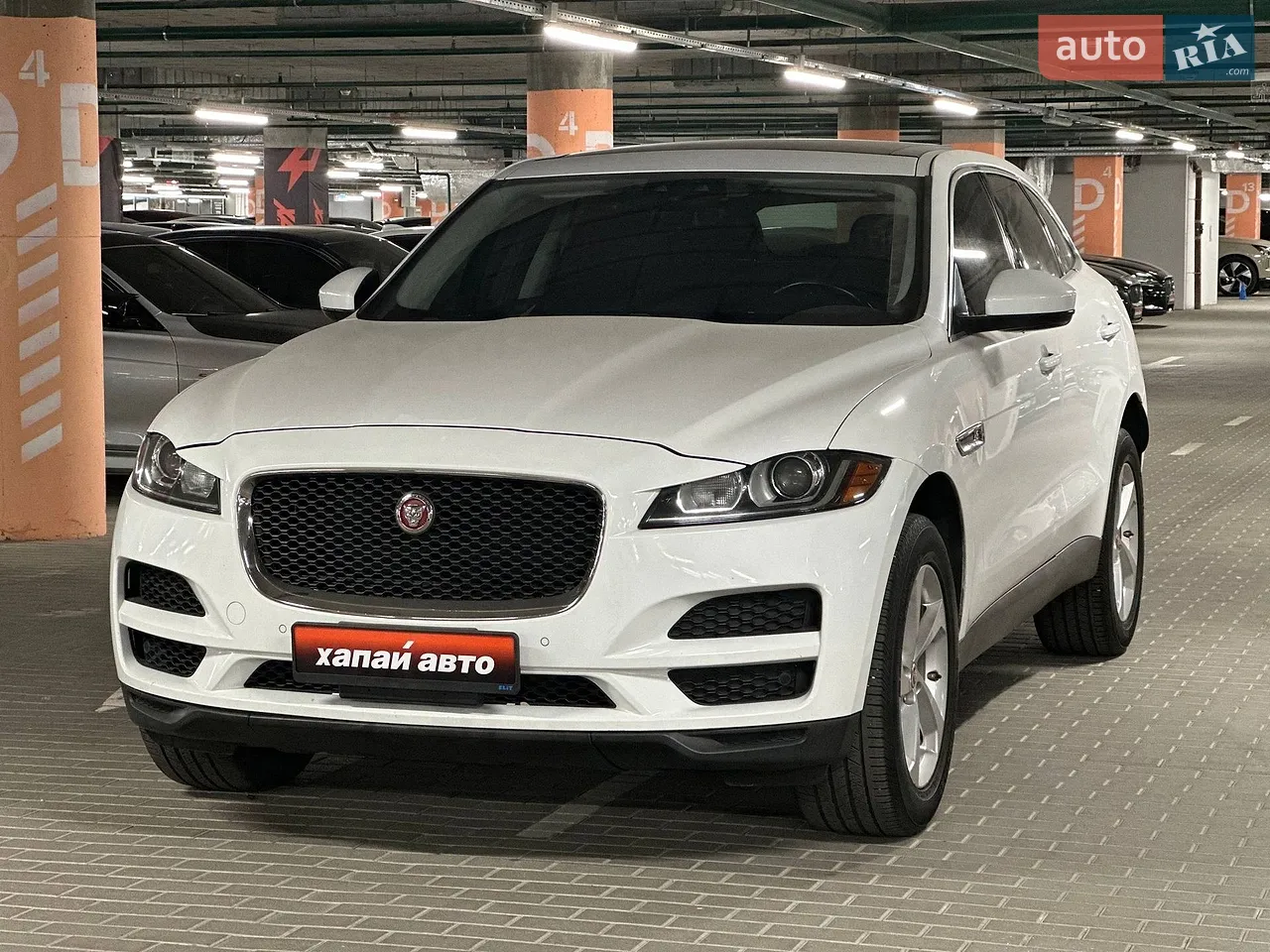 2017 Jaguar F-Pace - мініатюра 25