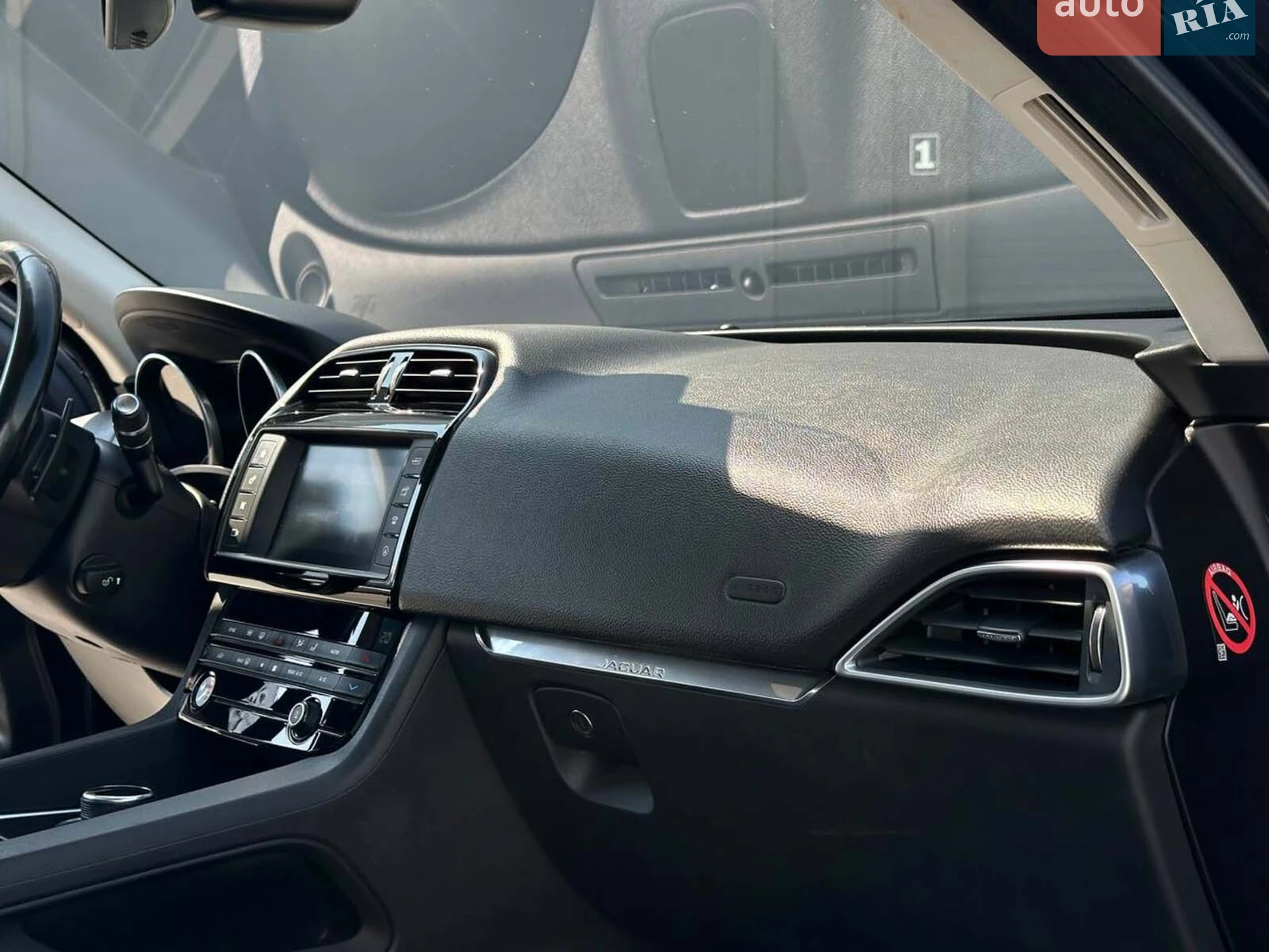 2016 Jaguar F-Pace - мініатюра 42