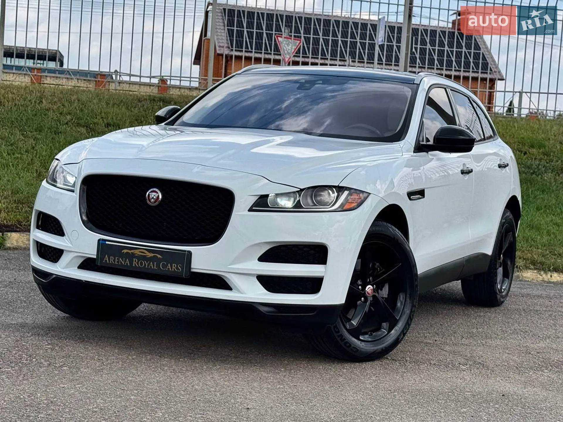 2017 Jaguar F-Pace - мініатюра 5