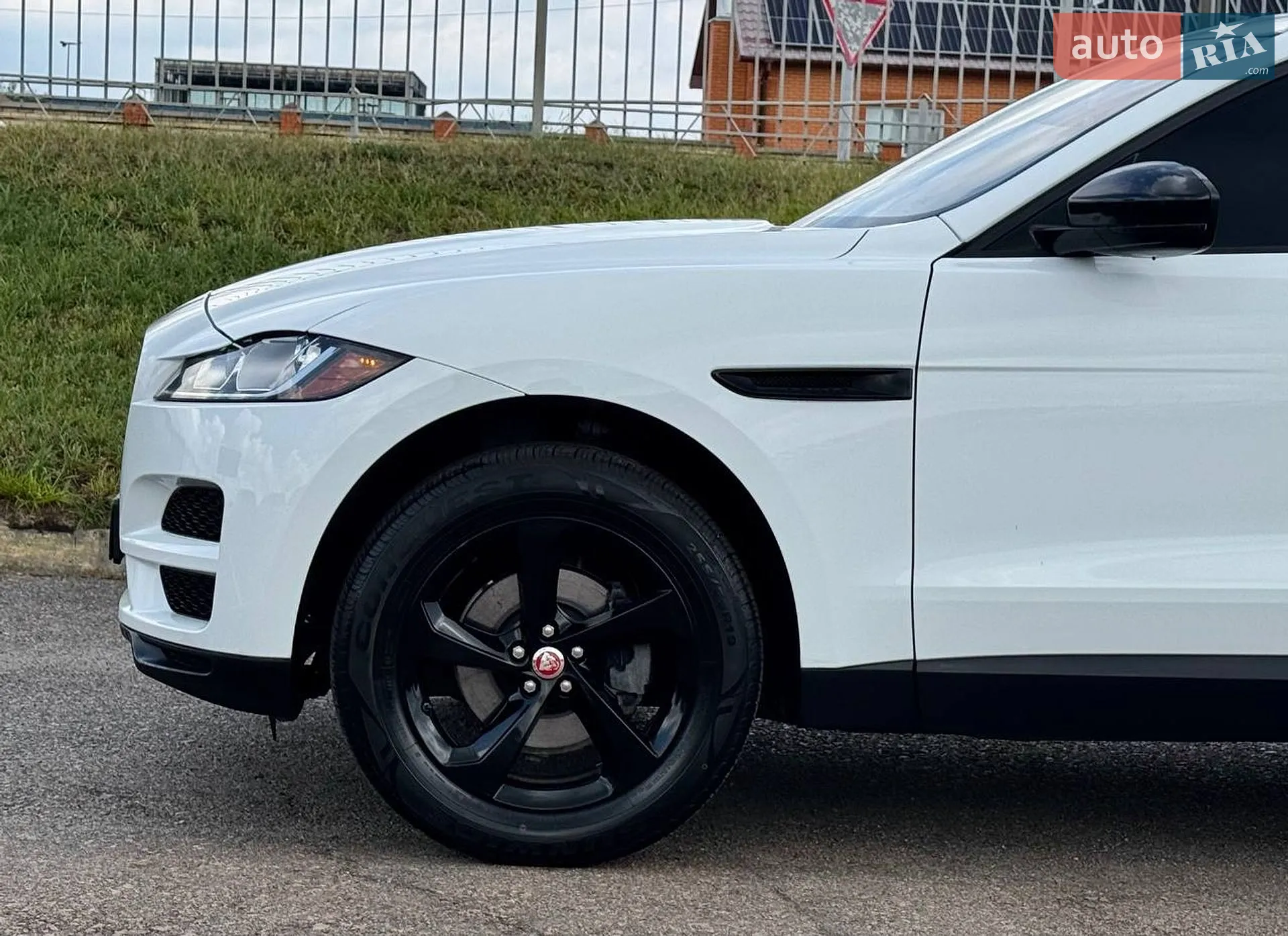 2017 Jaguar F-Pace - мініатюра 8