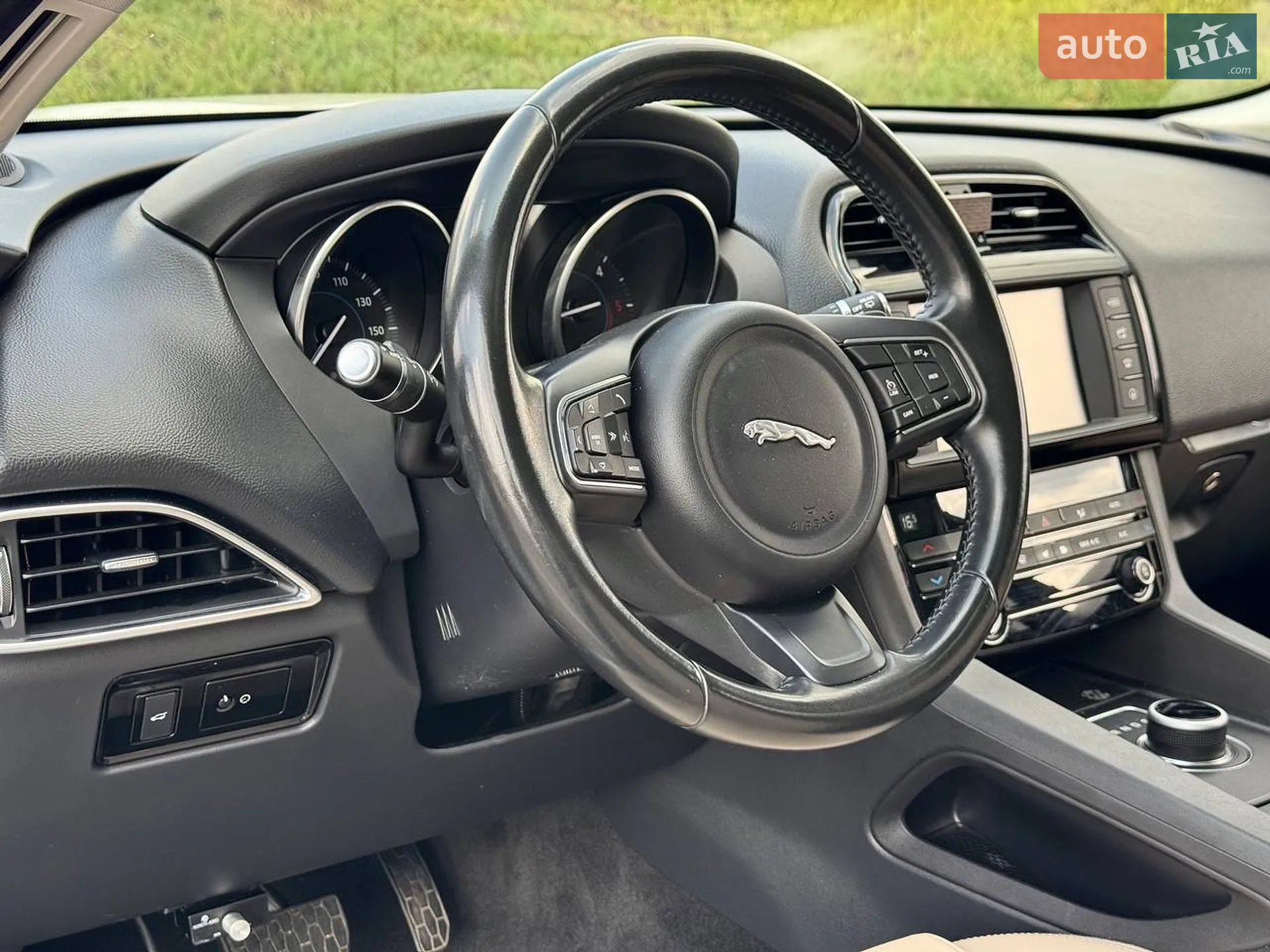 2017 Jaguar F-Pace - мініатюра 20