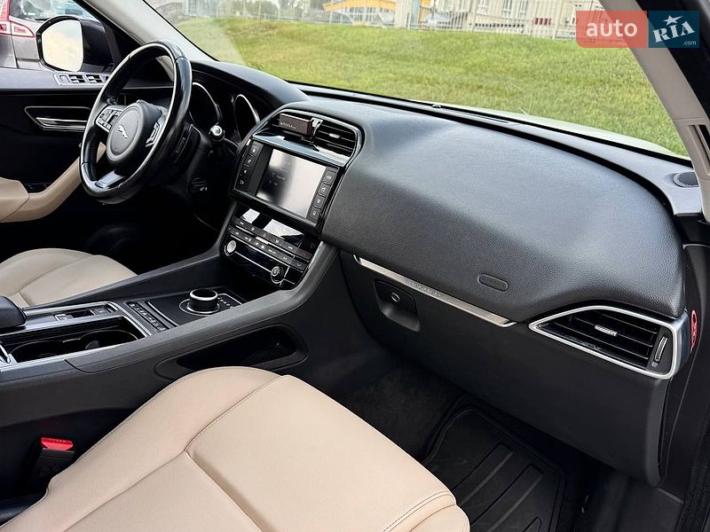 Позашляховик / Кросовер Jaguar F-Pace 2017 в Києві фото 25 Позашляховик / Кросовер Jaguar F-Pace 2017 в Києві
