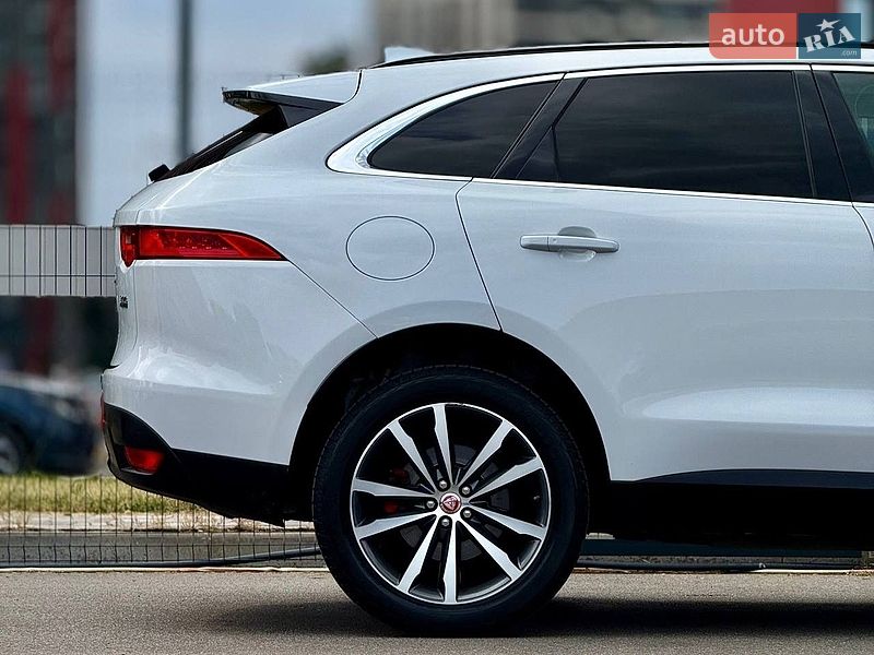 Позашляховик / Кросовер Jaguar F-Pace 2017 в Києві