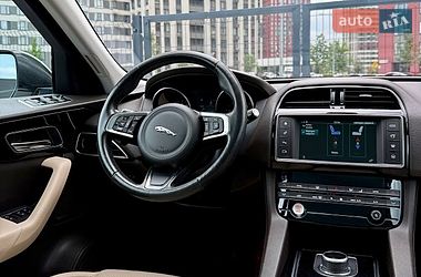 Позашляховик / Кросовер Jaguar F-Pace 2017 в Києві