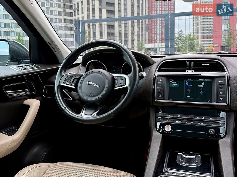 Позашляховик / Кросовер Jaguar F-Pace 2017 в Києві