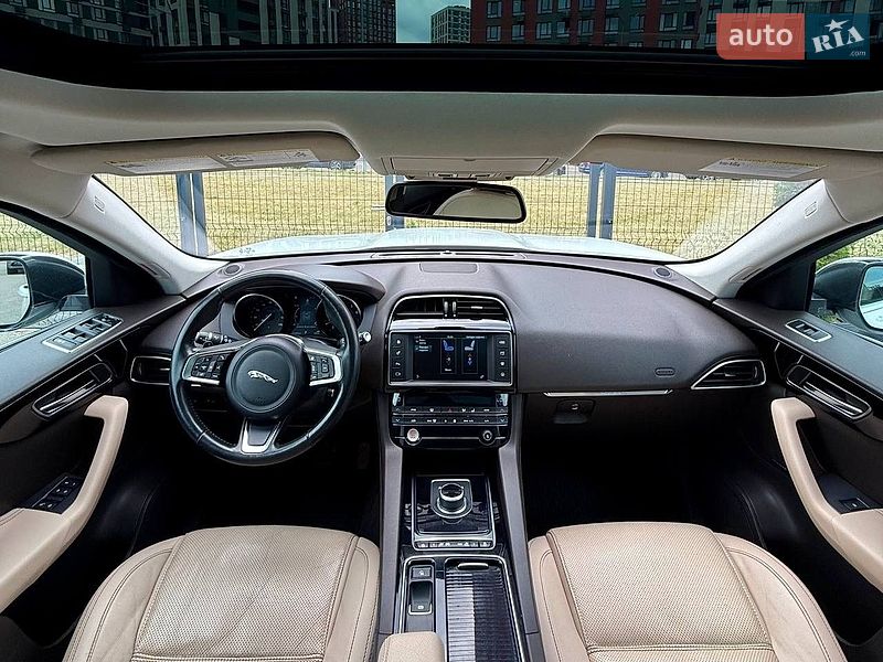 Позашляховик / Кросовер Jaguar F-Pace 2017 в Києві