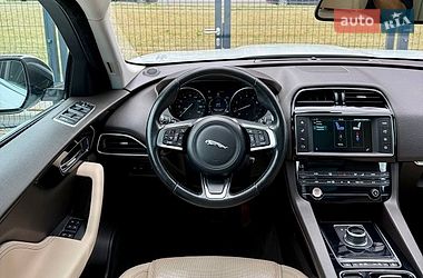Позашляховик / Кросовер Jaguar F-Pace 2017 в Києві