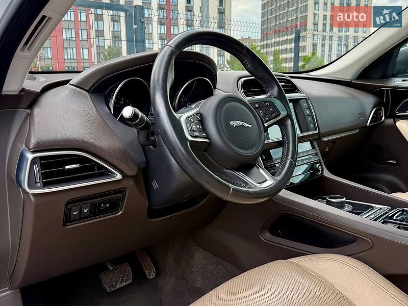 Позашляховик / Кросовер Jaguar F-Pace 2017 в Києві