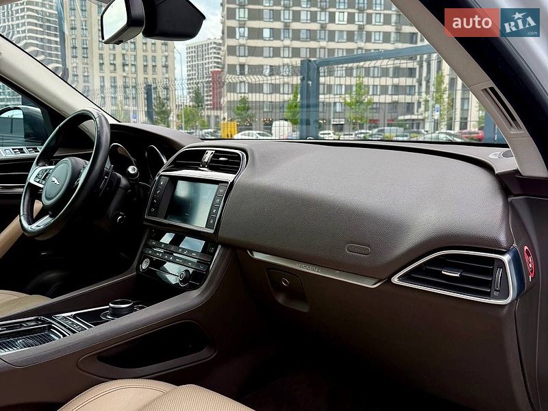 Позашляховик / Кросовер Jaguar F-Pace 2017 в Києві