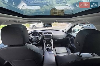 Позашляховик / Кросовер Jaguar F-Pace 2017 в Києві