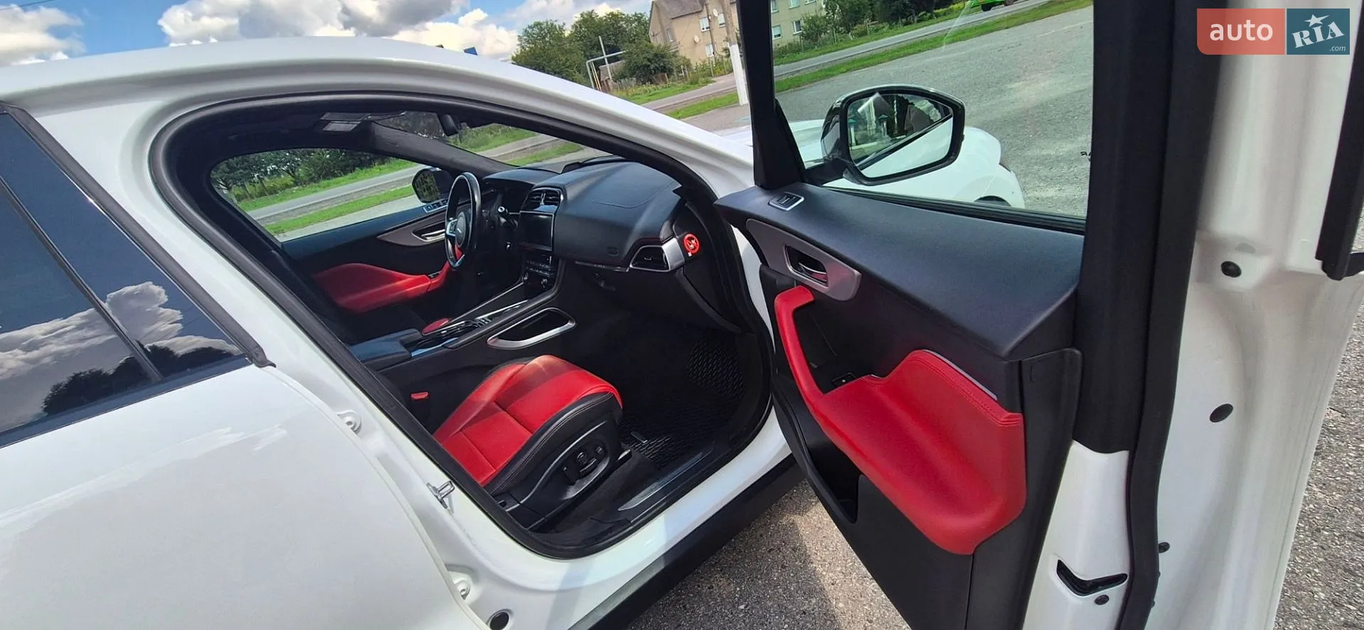2017 Jaguar F-Pace - мініатюра 17