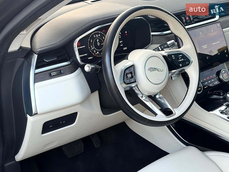 Внедорожник / Кроссовер Jaguar F-Pace 2021 в Киеве