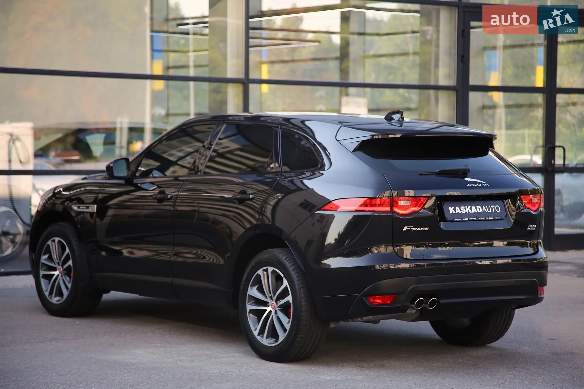 2017 Jaguar F-Pace - мініатюра 4