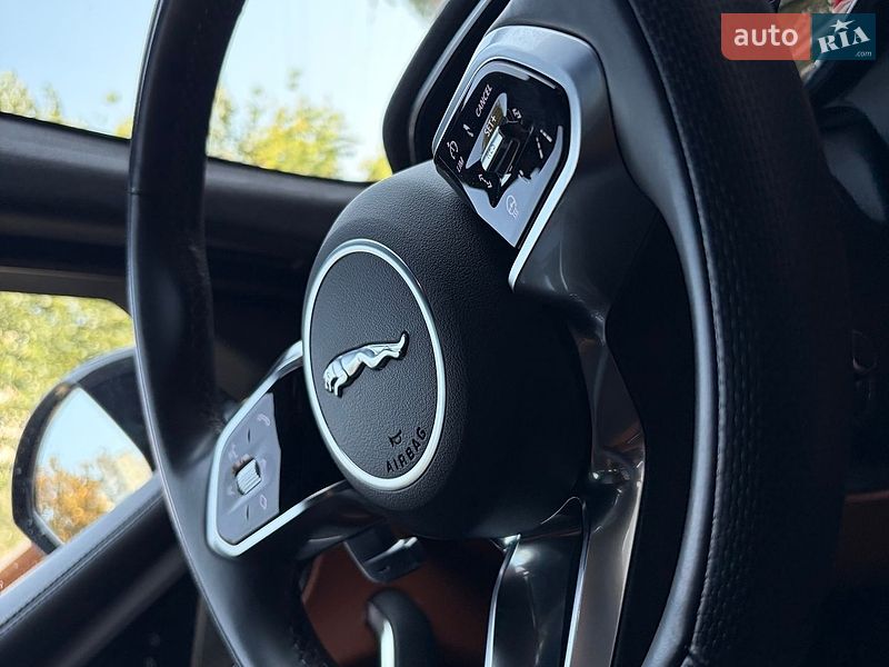 Внедорожник / Кроссовер Jaguar F-Pace 2023 в Киеве