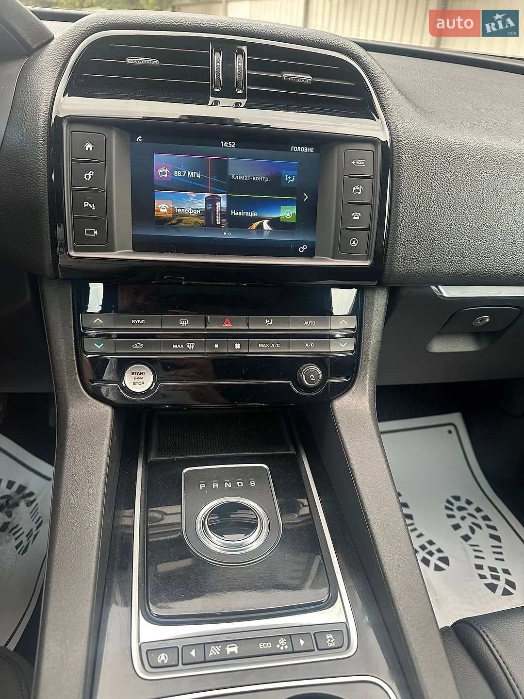 2016 Jaguar F-Pace - мініатюра 14