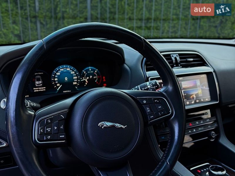 Внедорожник / Кроссовер Jaguar F-Pace 2016 в Одессе